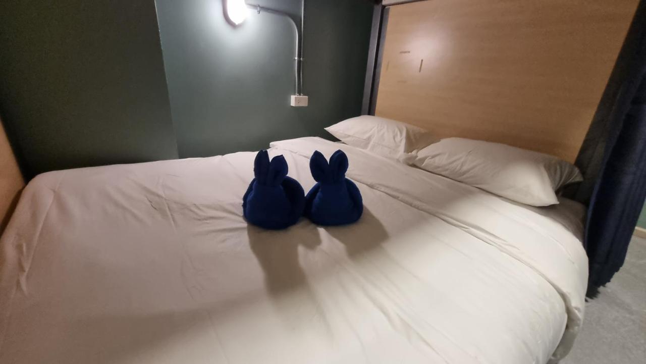 Glur Hostel Pattaya Walking Street Exterior photo